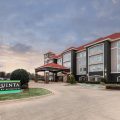 La Quinta Inn & Suites by Wyndham Mount Pleasant