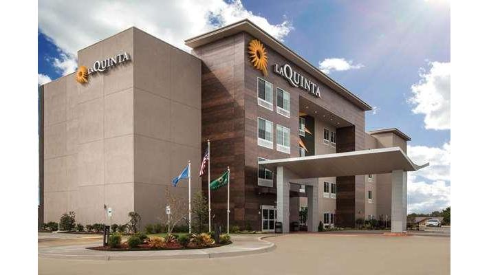La Quinta Inn & Suites by Wyndham Owasso in Owasso, Oklahoma, United States