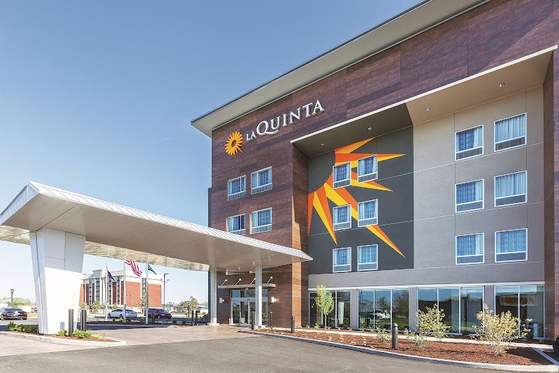 La Quinta Inn & Suites by Wyndham Terre Haute in North Terre Haute, Indiana, United States