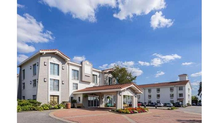 La Quinta Inn by Wyndham Pittsburgh Airport in Coraopolis, Pennsylvania, United States
