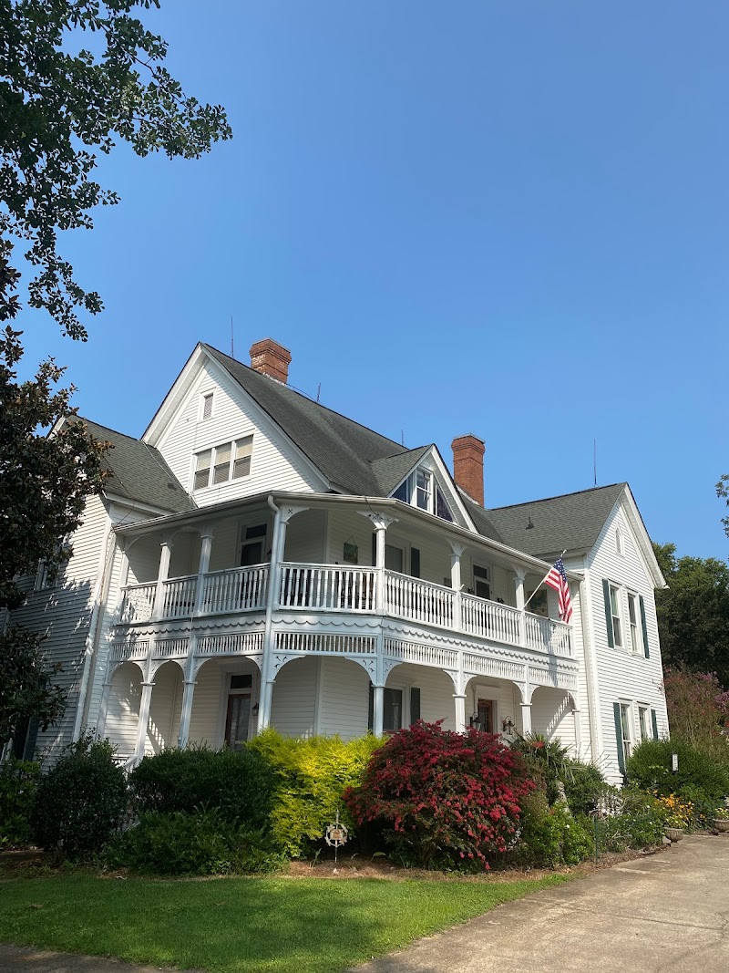 Lake Allatoona Inn in Cartersville, Georgia, United States