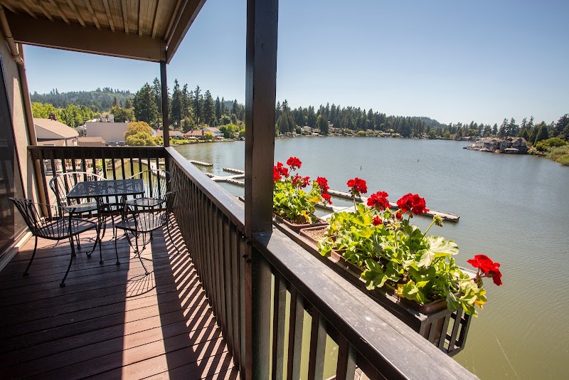 Lakeshore Inn in Lake Oswego, Oregon, United States