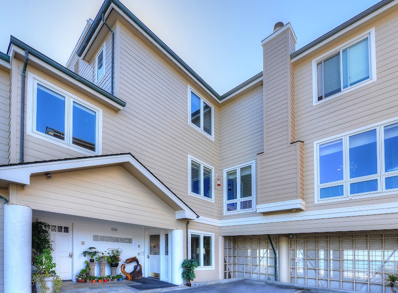 Landis Shores Oceanfront Inn in Half Moon Bay, California, United States