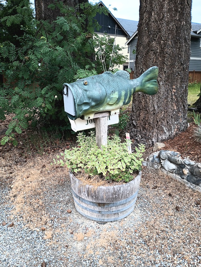 Linda's by the Lake in Maple Valley, Washington, United States