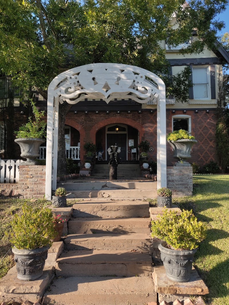 Lockheart Gables Romantic Bed and Breakfast in Fort Worth, Texas, United States