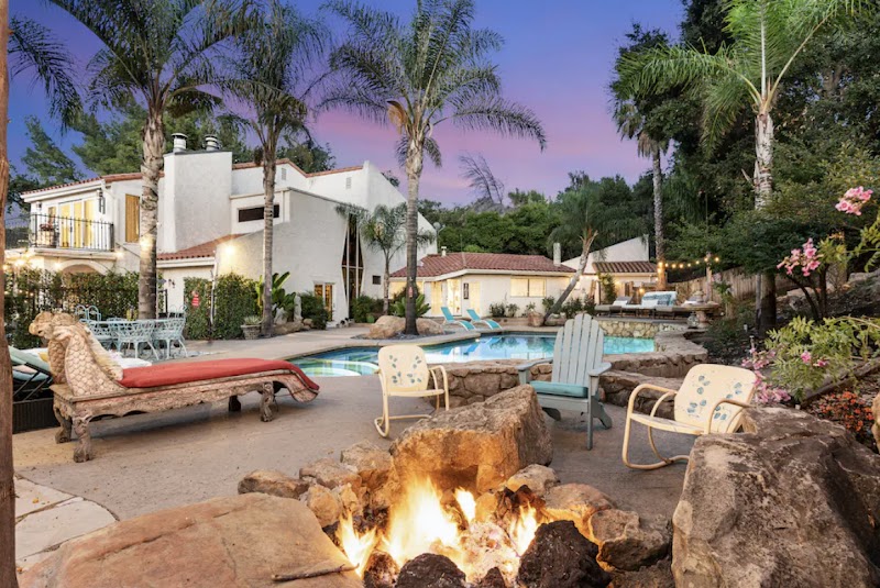 Malibu Road Oceanfront Retreat in Malibu, California, United States