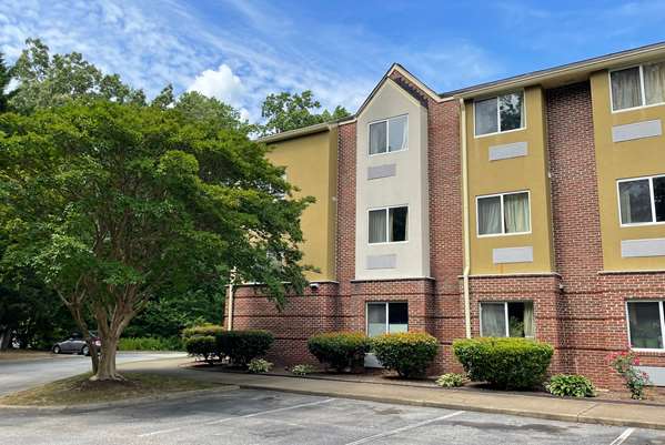 Microtel Inn & Suites by Wyndham Newport News Airport in Newport News, Virginia, United States