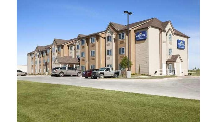 Microtel Inn & Suites by Wyndham Pleasanton in Pleasanton, Texas, United States