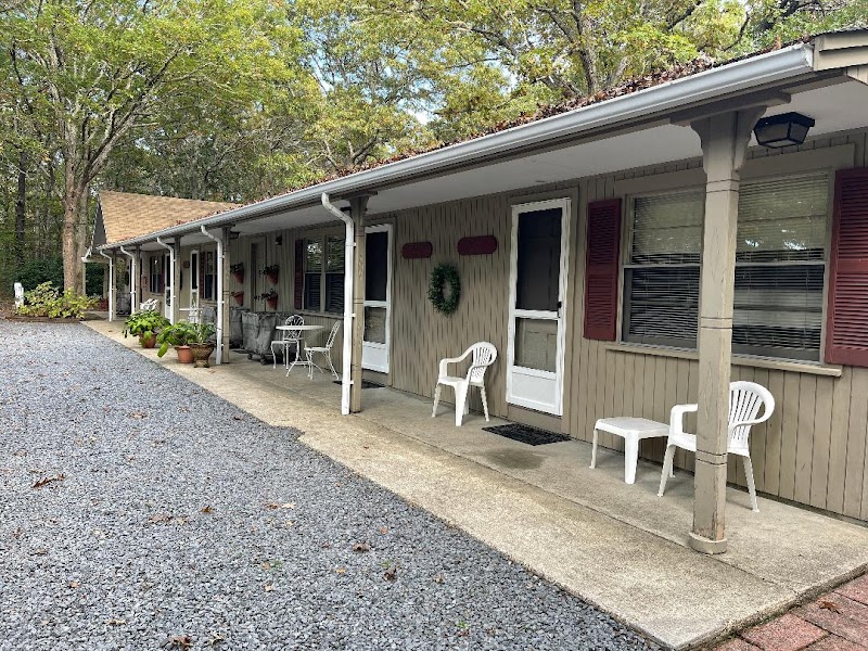 Midway Motel in Eastham, MA, United States