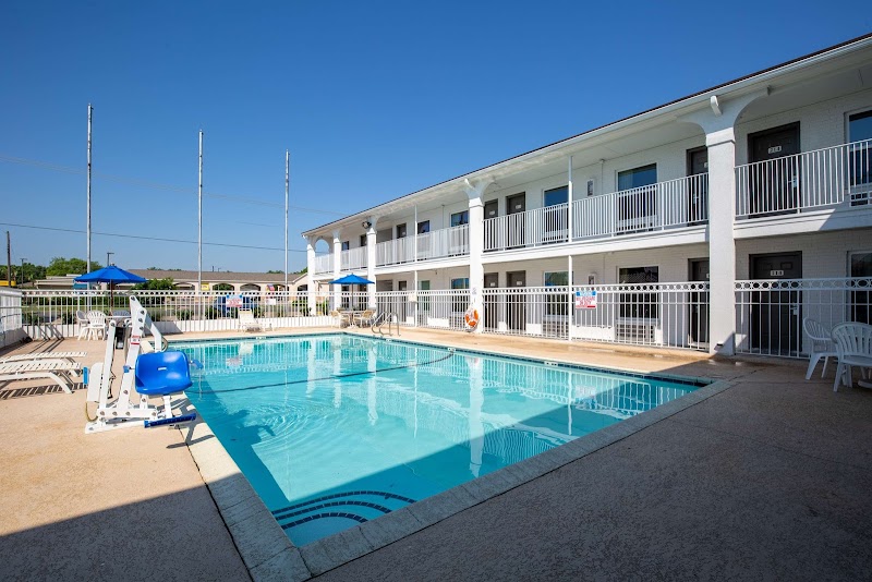 Motel 6 Bryan, TX - University Area in Bryan, Texas, United States