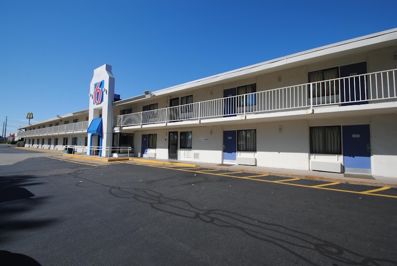 Motel 6 Chicopee, MA - Springfield in Chicopee, Massachusetts, United States