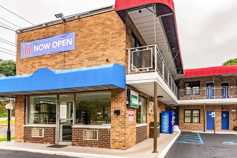 Motel 6 Elmsford, NY - White Plains in Elmsford, New York, United States