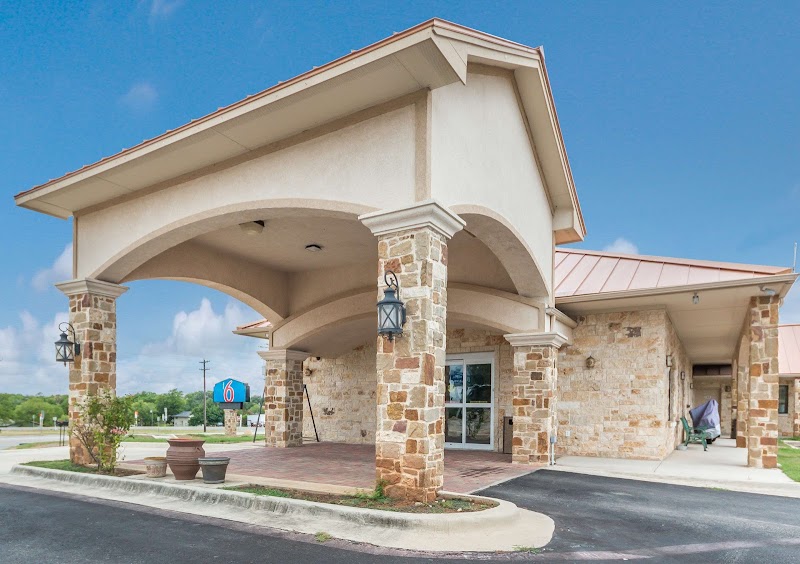 Motel 6 Floresville in Floresville, Texas, United States