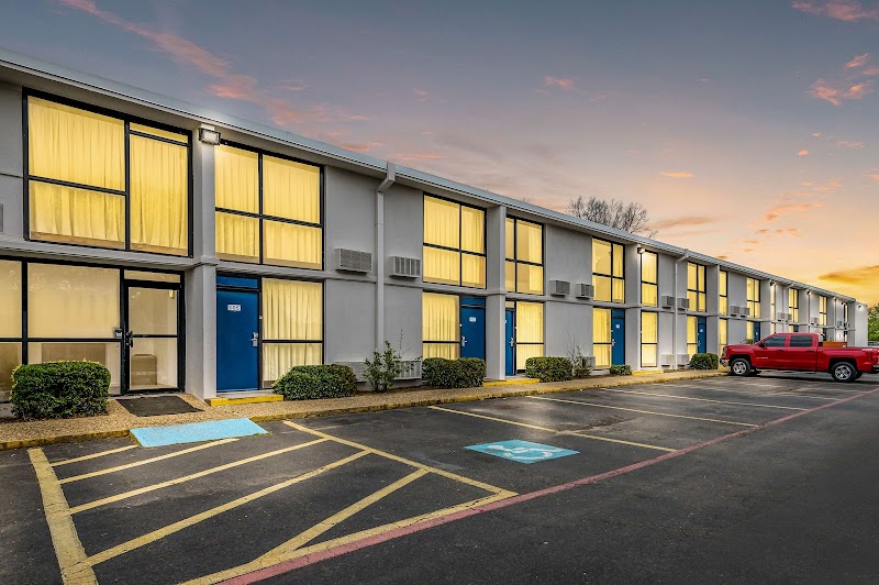 Motel 6 Henderson, TX in Henderson, Texas, United States