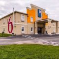 Motel 6 Jourdanton, TX