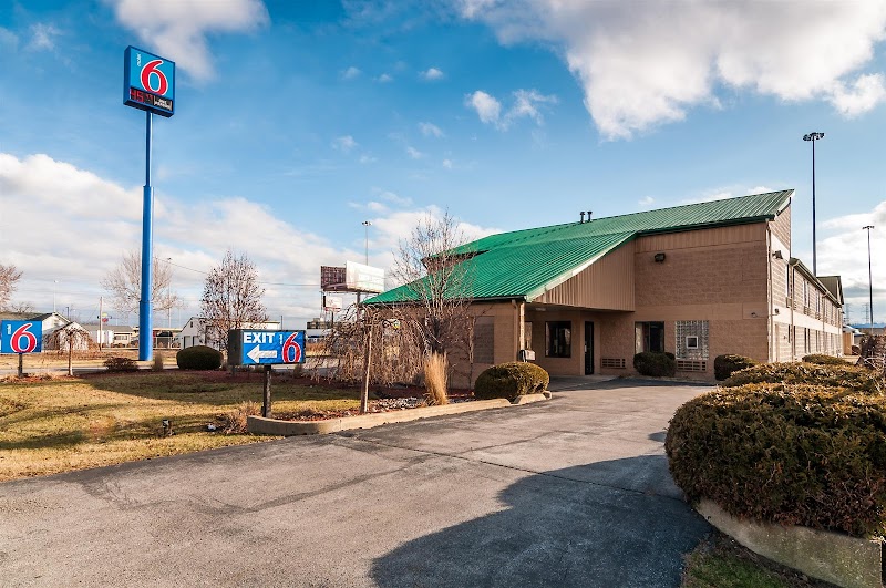 Motel 6 Lansing, IL Chicago South in Lansing, Illinois, United States