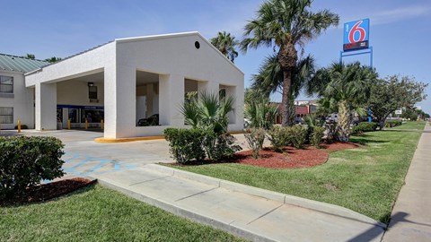 Motel 6 Laredo, TX - North I-35 in Laredo, Texas, United States
