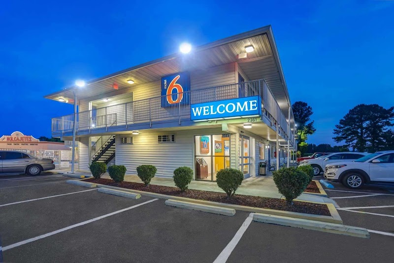 Motel 6 Lumberton, NC in Lumberton, North Carolina, United States