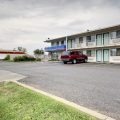 Motel 6 Manhattan KS