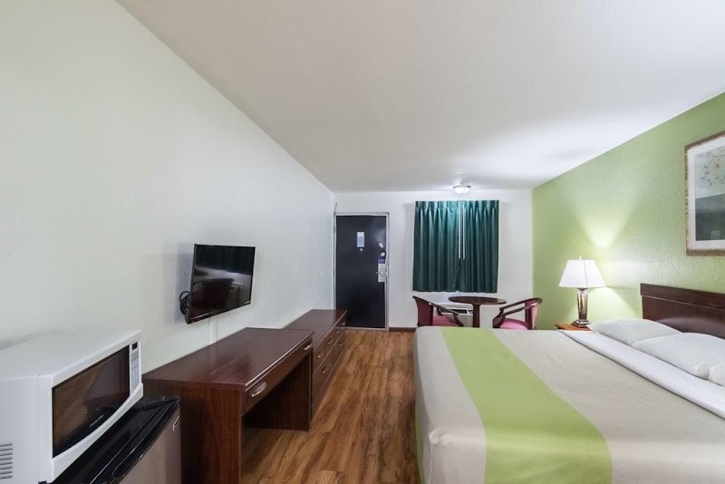 Motel 6 Mattoon, IL in Mattoon, Illinois, United States