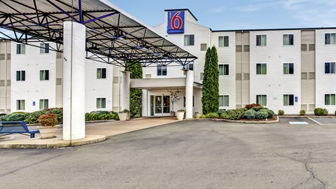 Motel 6 Roseburg in Roseburg, Oregon, United States