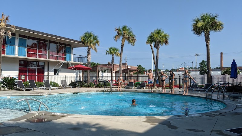 Mother Earth Motor Lodge in Kinston, North Carolina, United States