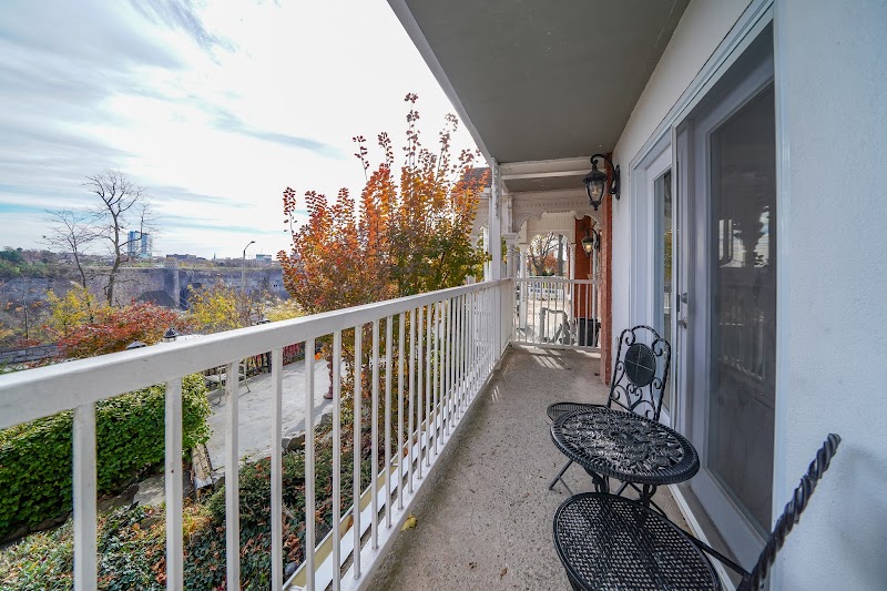 Niagara Grandview Manor in Niagara Falls, New York, United States