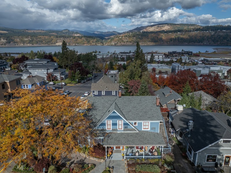 Oak Street Hotel in Hood River, Oregon, United States