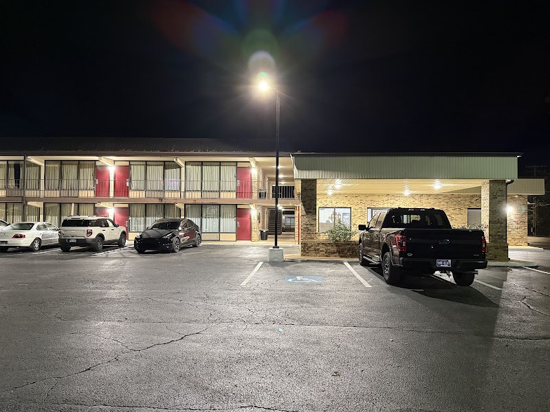 Paris Inn and Suites in Paris, Tennessee, United States