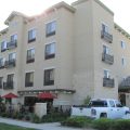 Parkwood Inn & Suites