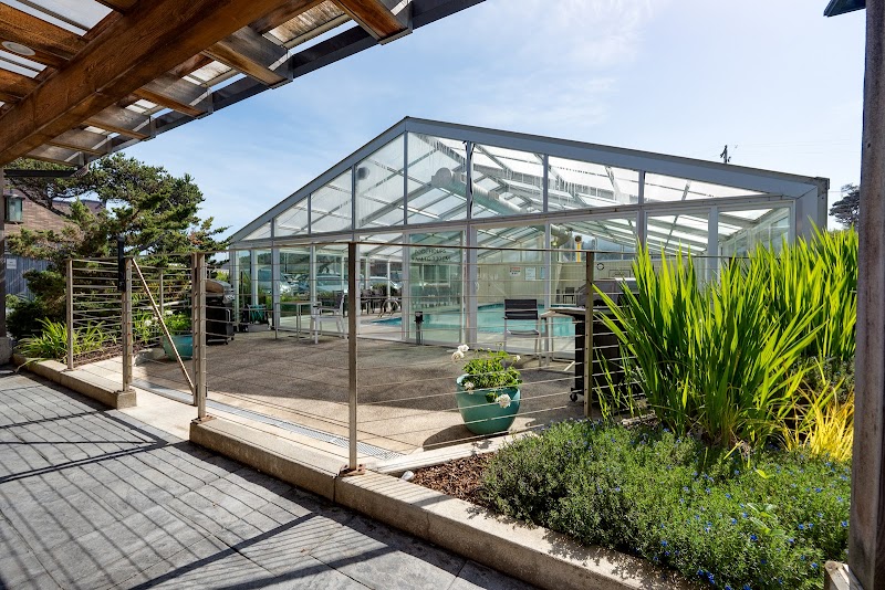 Pelican Shores Inn in Lincoln City, Oregon, United States