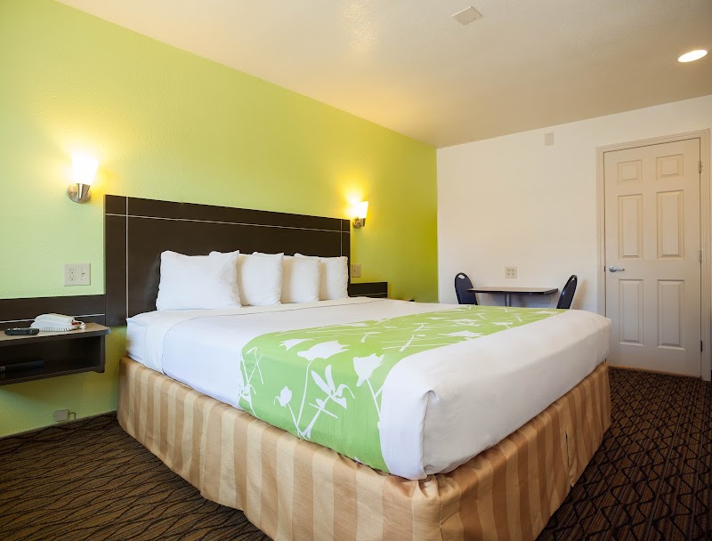 Piedmont Place in Oakland, California, United States