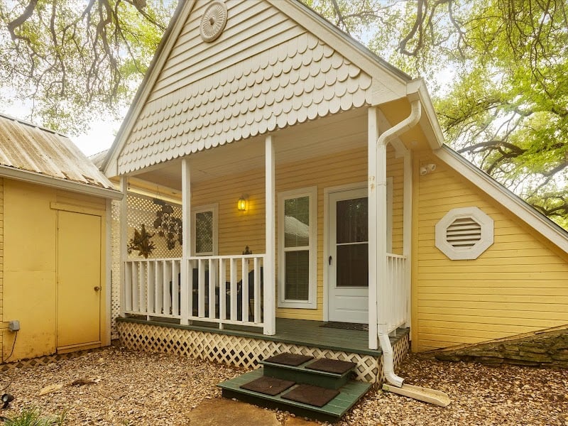 Pomegranate House in Granbury, Texas, United States