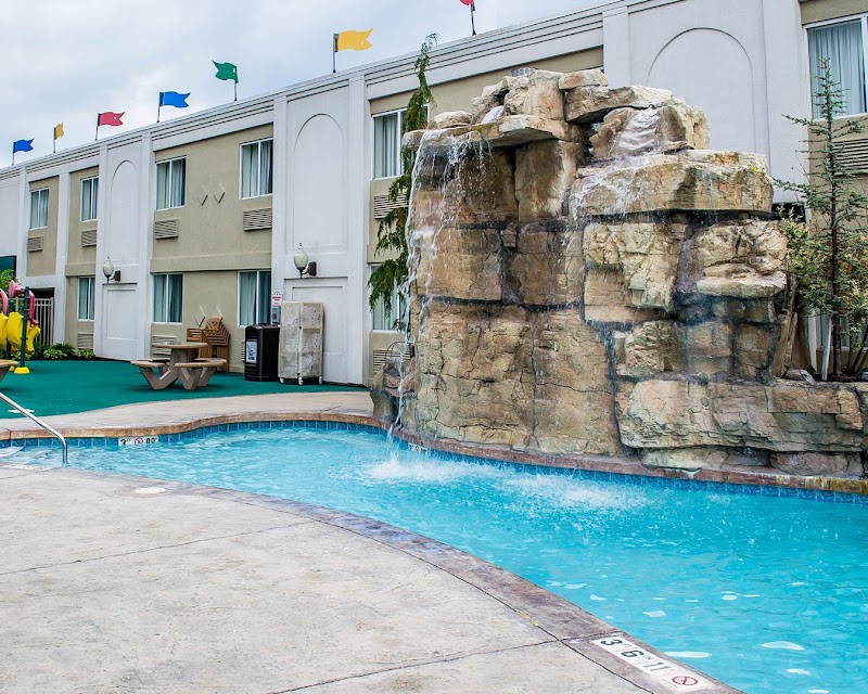 Quality Inn & Suites Rainwater Park in Sandusky, Ohio, United States