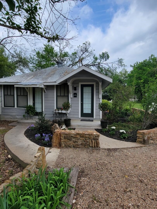 Rainbow Courts in Rockdale, Texas, United States