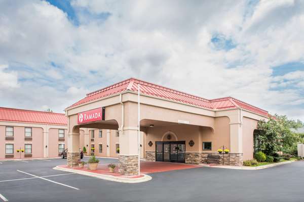 Ramada by Wyndham Hendersonville in Hendersonville, North Carolina, United States