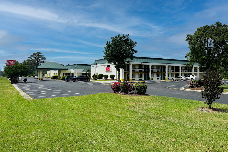 Red Carpet Inn Kinston in Kinston, North Carolina, United States