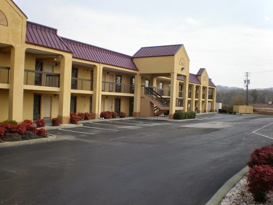 Red Roof Inn & Suites Clinton in Clinton, Tennessee, United States