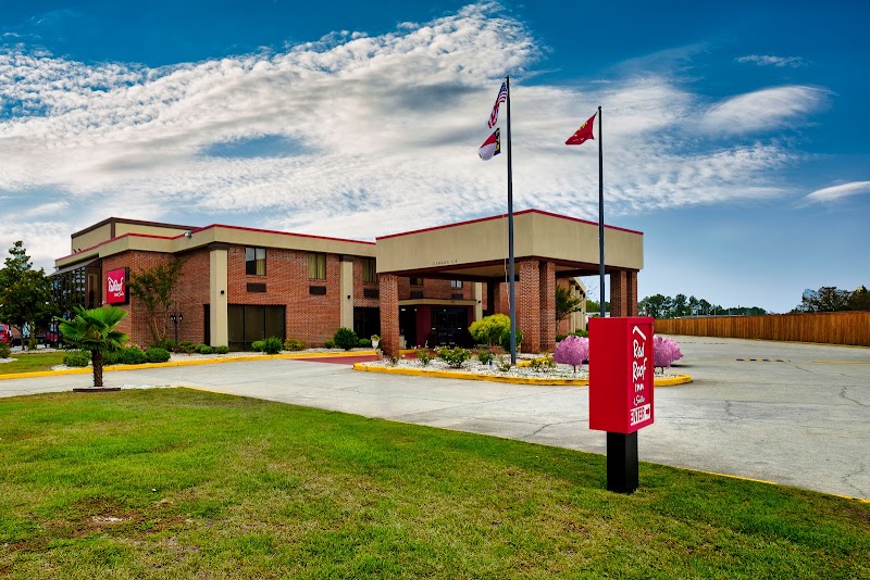 Red Roof Inn & Suites Jacksonville in Jacksonville, North Carolina, United States