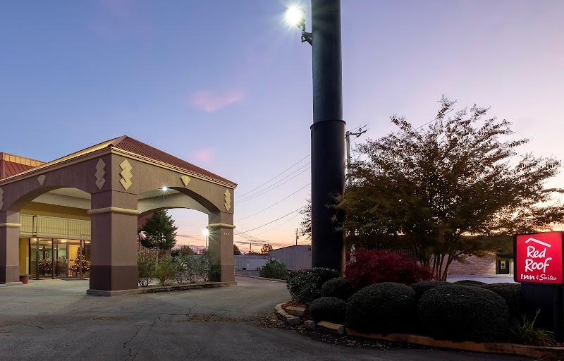 Red Roof Inn & Suites Oxford in Oxford, Alabama, United States