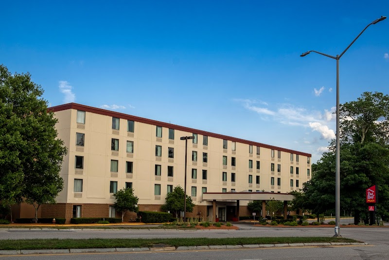 Red Roof PLUS+ Boston - Mansfield/Foxboro in Mansfield Center, Massachusetts, United States