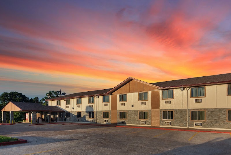 Red Roof PLUS+ Huntsville in Huntsville, Texas, United States