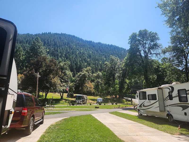 Riverside Cabins and RV Park in Grants Pass, Oregon, United States