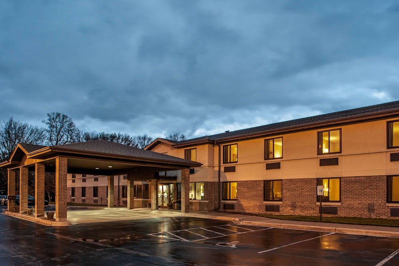Riverview Inn & Suites in Oconto, Wisconsin, United States
