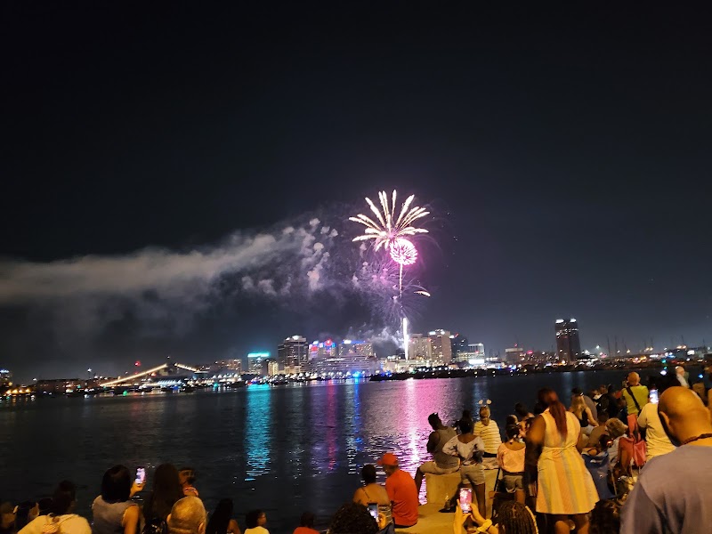 Riverwalk Inn & Suites in Portsmouth, Virginia, United States