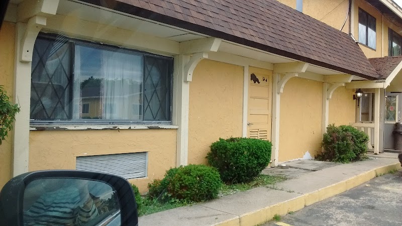 Royal Crest Motel in Gaylord, Michigan, United States