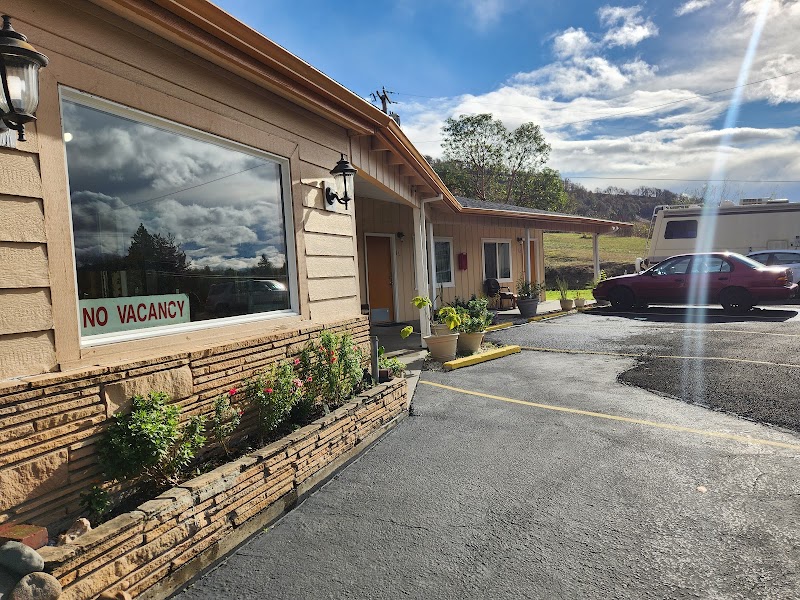 Shady Oaks Motel in Roseburg North, Oregon, United States