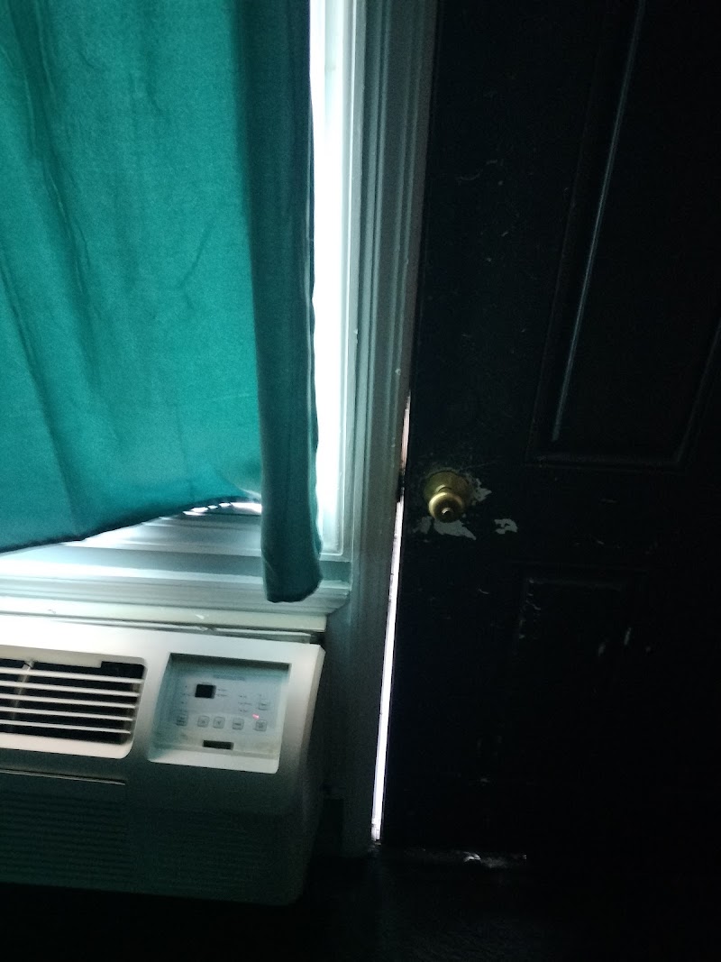 Shore Motor Inn in Patchogue, New York, United States