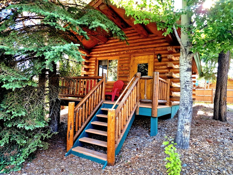 Silver Wolf Log Chalet Resort in Kalispell, Montana, United States