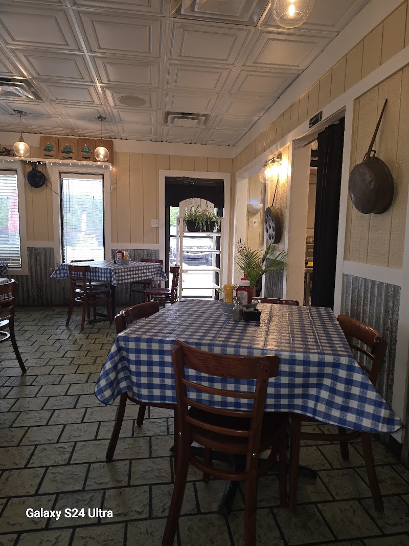 Simply Southern Bed and Breakfast in Hamlet, North Carolina, United States